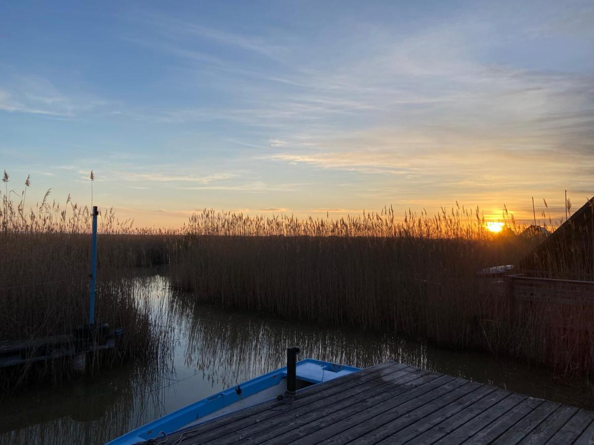 Pfahlbau Neusiedlersee - Waterfront - Erste Reihe Rust Eksteriør billede